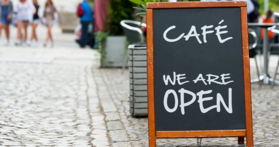 Why Leopold Café Still Rules Mumbai’s Late-Night Scene