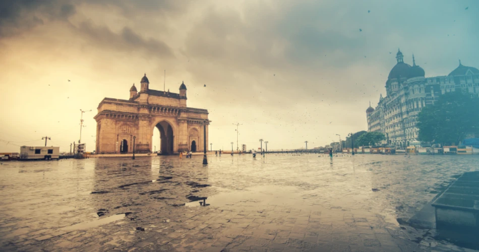 Catching Sunrise at the Gateway of India: A Peaceful Mumbai Morning