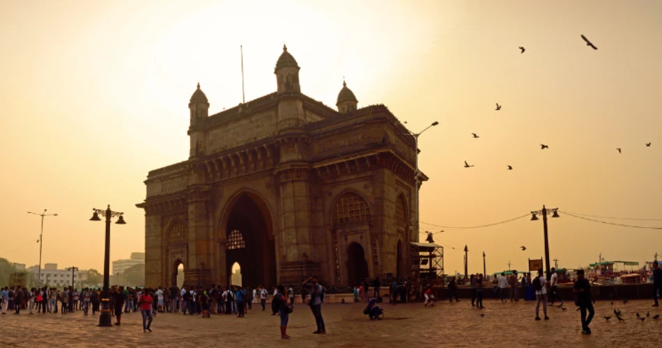 Catching Sunrise at the Gateway of India: A Peaceful Mumbai Morning