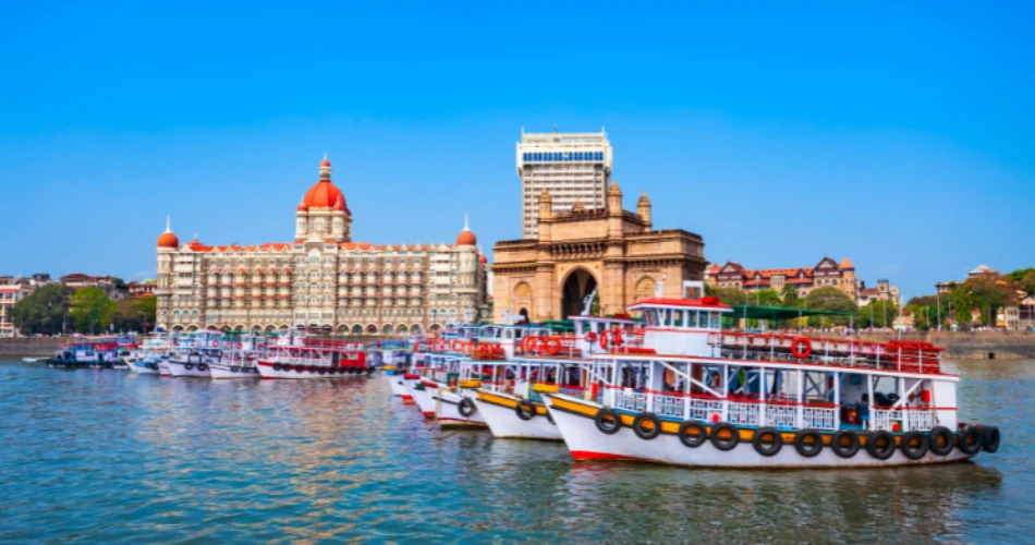 Catching Sunrise at the Gateway of India: A Peaceful Mumbai Morning